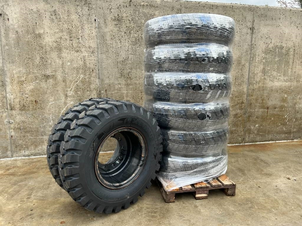 Kuhmo 1000 X 20 16PR tyres fitted on rim NEW - Gomë për Makineri ndërtimi: foto 1 Kuhmo 1000 X 20 16PR tyres fitted on rim NEW - Gomë për Makineri ndërtimi: foto 1