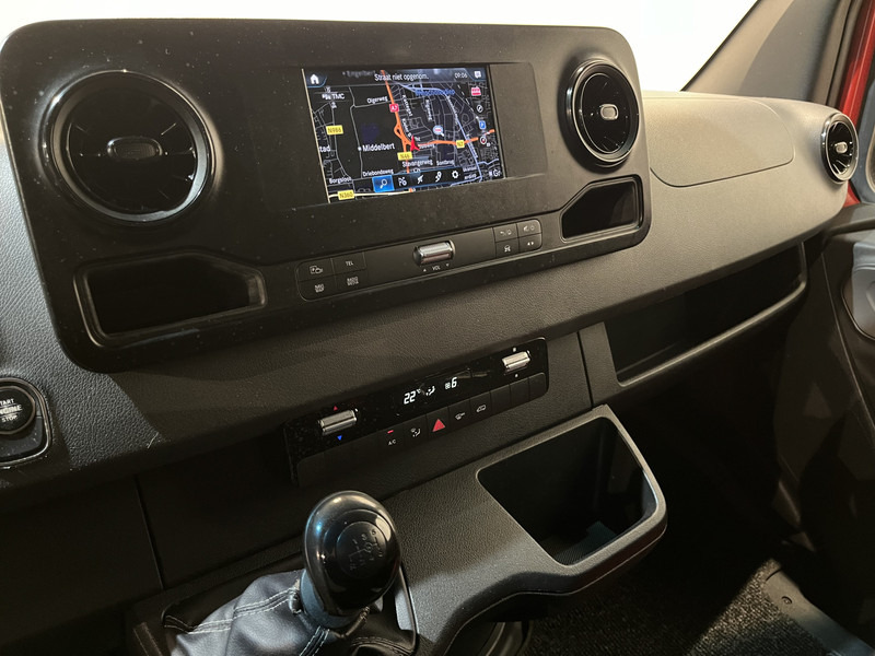 Furgon i vogël Mercedes-Benz Sprinter 314 CDI L2H1 RWD Servicebus / Sortimo Inrichting / Euro 6 / Airco / Camera / MBUX / Cruise Control / Trekhaak / CarPlay / Navigatie / Imperiaal / 75.000 KM !! / BPM VRIJ !!: foto 7