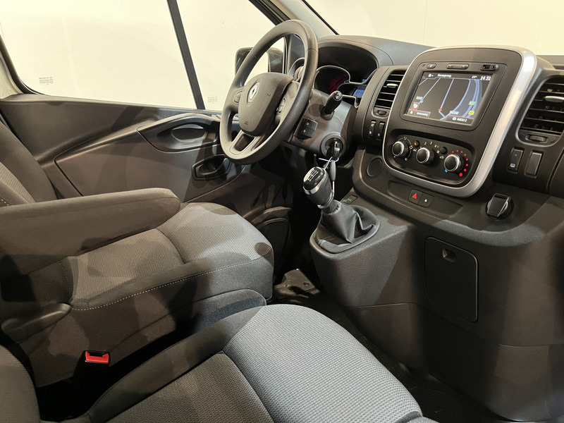 Renault Trafic 2.0 dCi 120 L1H1 120 PK Servicebus / Sortimo Inrichting / Euro 6 / Airco / Camera / CarPlay / Cruise Control / Navigatie / 3-Zits / 27.800 KM !! / BPM VRIJ !! - Furgon i vogël: foto 3 Renault Trafic 2.0 dCi 120 L1H1 120 PK Servicebus / Sortimo Inrichting / Euro 6 / Airco / Camera / CarPlay / Cruise Control / Navigatie / 3-Zits / 27.800 KM !! / BPM VRIJ !! - Furgon i vogël: foto 3