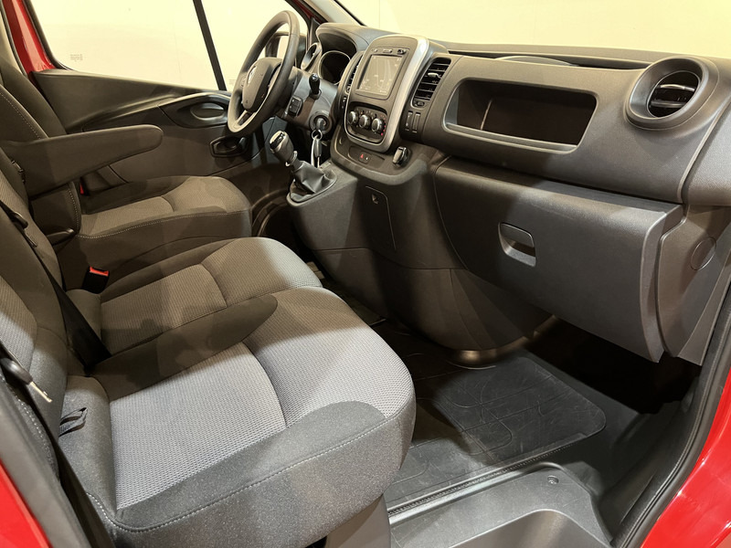Renault Trafic 2.0 dCi 170 PK L1H1 / Euro 6 / Airco / Cruise Control / PDC / CarPlay / Navigatie / Trekhaak / LED / 3-Zits - Furgon i vogël: foto 3 Renault Trafic 2.0 dCi 170 PK L1H1 / Euro 6 / Airco / Cruise Control / PDC / CarPlay / Navigatie / Trekhaak / LED / 3-Zits - Furgon i vogël: foto 3