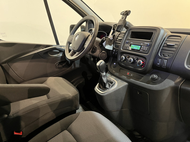 Renault Trafic 2.0 dCi L1H1 170 PK Automaat Servicebus / Sortimo Inrichting / Euro 6 / Airco / Cruise Control / Camera / Trekhaak / 3-Zits / - Furgon i vogël: foto 3 Renault Trafic 2.0 dCi L1H1 170 PK Automaat Servicebus / Sortimo Inrichting / Euro 6 / Airco / Cruise Control / Camera / Trekhaak / 3-Zits / - Furgon i vogël: foto 3