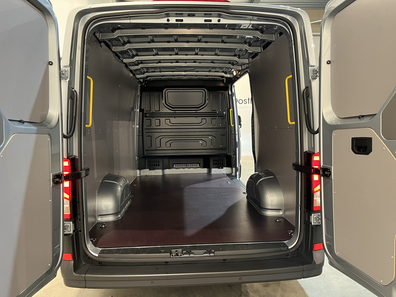 Volkswagen Crafter 2.0 TDI L3H2 140 PK Automaat / Euro 6 / Airco / Cruise Control / PDC / CarPlay / 3-Zits / NIEUWSTE MODEL / 1.400 KM !! - Furgon: foto 4 Volkswagen Crafter 2.0 TDI L3H2 140 PK Automaat / Euro 6 / Airco / Cruise Control / PDC / CarPlay / 3-Zits / NIEUWSTE MODEL / 1.400 KM !! - Furgon: foto 4
