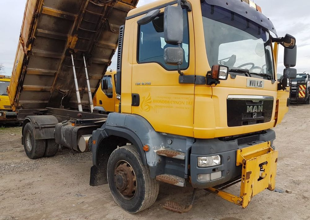 MAN TGM 18.290 4x4 piaskarka solarka wywrotka manual 2011 - Makinë për heqjen e borës: foto 1 MAN TGM 18.290 4x4 piaskarka solarka wywrotka manual 2011 - Makinë për heqjen e borës: foto 1