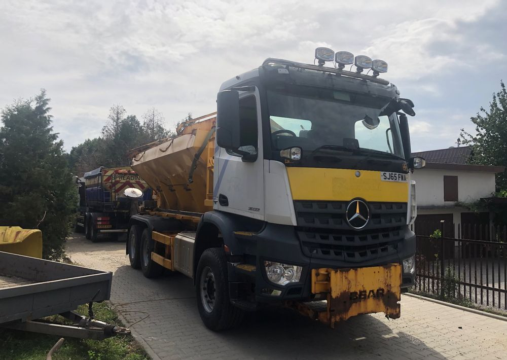 Makinë për heqjen e borës Mercedes-Benz Arocs 2633 6x4 piaskarka solarka pług: foto 6