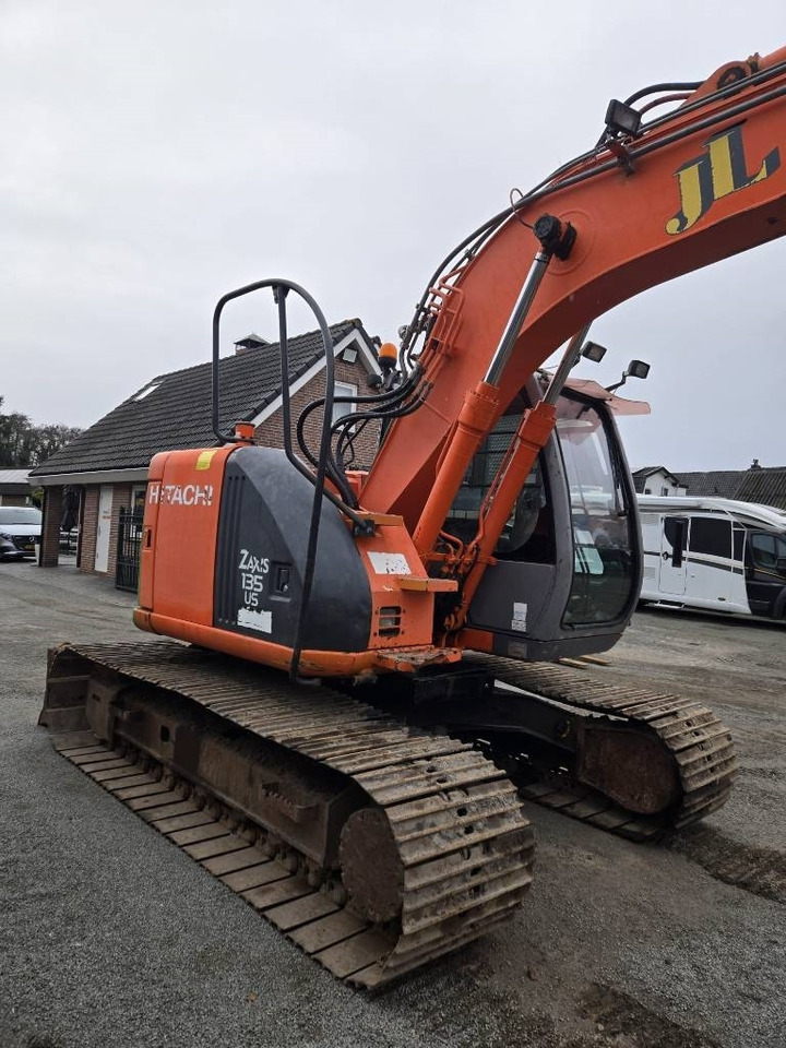 Hitachi ZX 135 US - Ekskavator me zinxhirë: foto 5 Hitachi ZX 135 US - Ekskavator me zinxhirë: foto 5