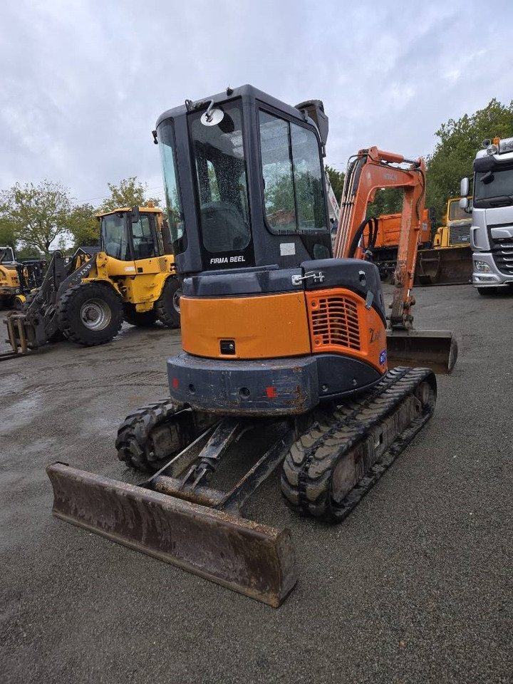 Hitachi ZX 35 U-2 - Miniekskavator: foto 4 Hitachi ZX 35 U-2 - Miniekskavator: foto 4