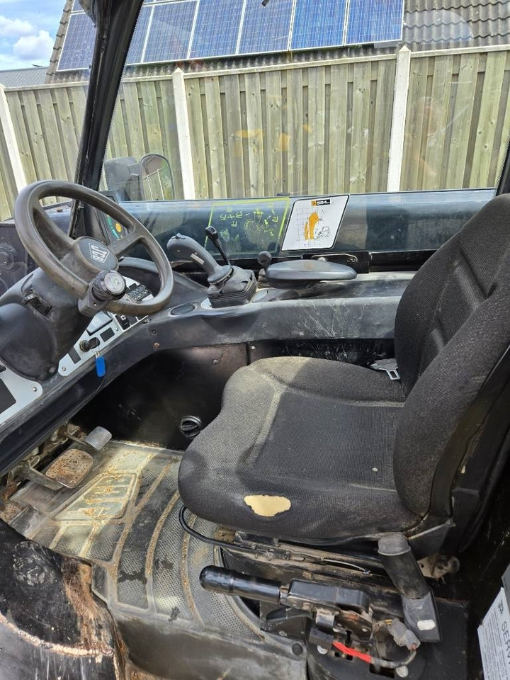 Ekskavator teleskopik JCB 524-50: foto 17