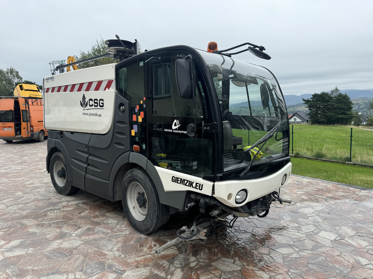 MATHIEU Grand Aquadyne 4000 water truck sprayer HP washer - Makinë fshirëse për rrugët: foto 1 MATHIEU Grand Aquadyne 4000 water truck sprayer HP washer - Makinë fshirëse për rrugët: foto 1