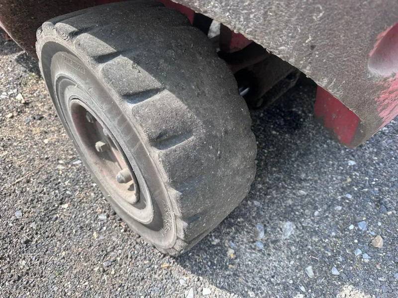 Linde H30D - Pirun më naftë: foto 3 Linde H30D - Pirun më naftë: foto 3