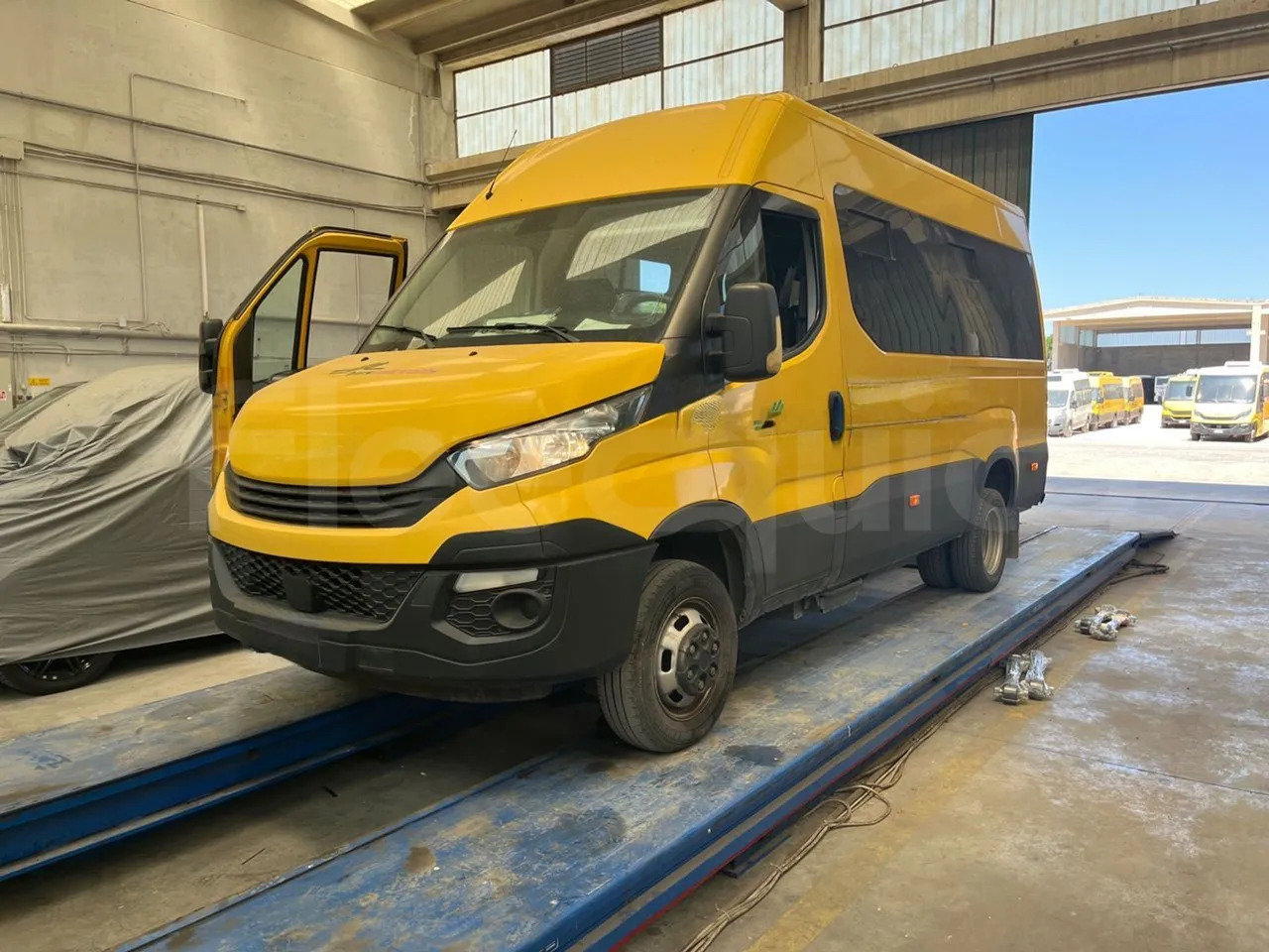 Iveco Daily - Autobus shkollor: foto 4 Iveco Daily - Autobus shkollor: foto 4