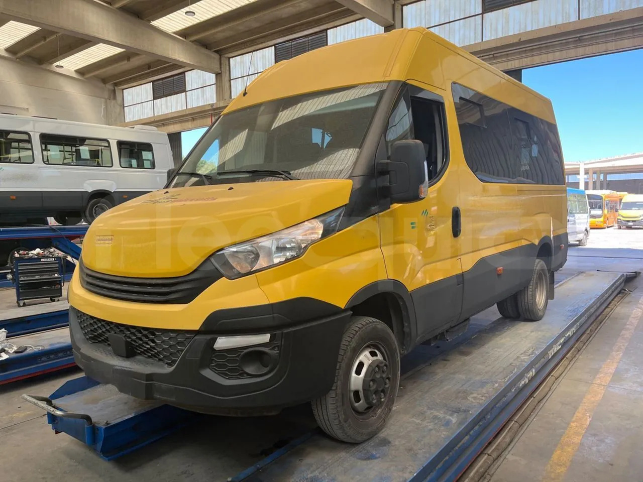 Iveco Daily - Autobus shkollor: foto 4 Iveco Daily - Autobus shkollor: foto 4