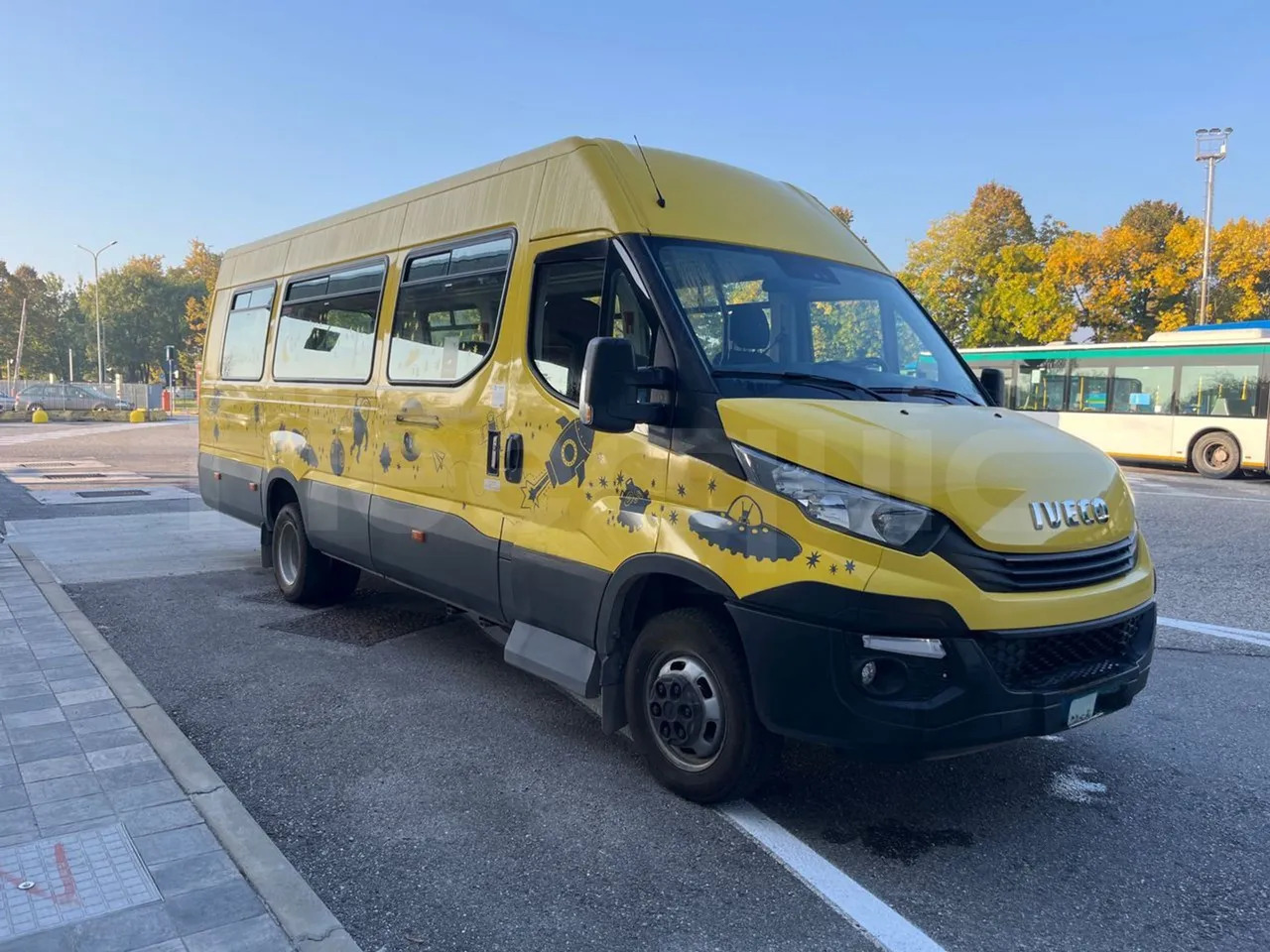 Iveco Daily - Autobus shkollor: foto 1 Iveco Daily - Autobus shkollor: foto 1