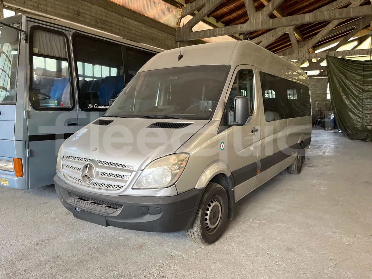 Mercedes-Benz Evobus 0315U - Minibus, Furgon pasagjerësh: foto 1 Mercedes-Benz Evobus 0315U - Minibus, Furgon pasagjerësh: foto 1