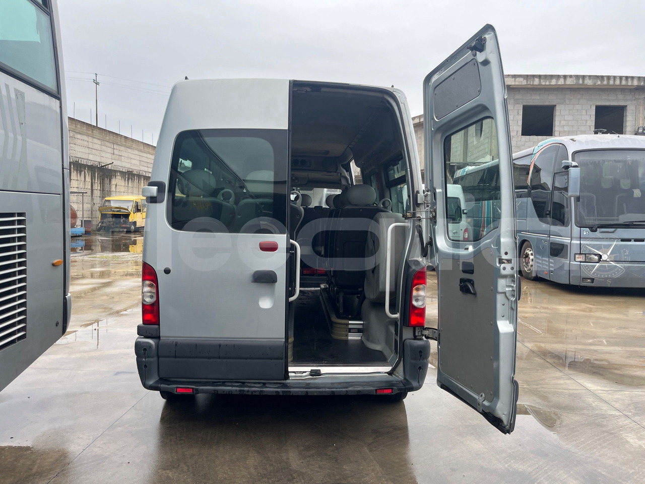 Nissan Interstar - Minibus, Furgon pasagjerësh: foto 5 Nissan Interstar - Minibus, Furgon pasagjerësh: foto 5