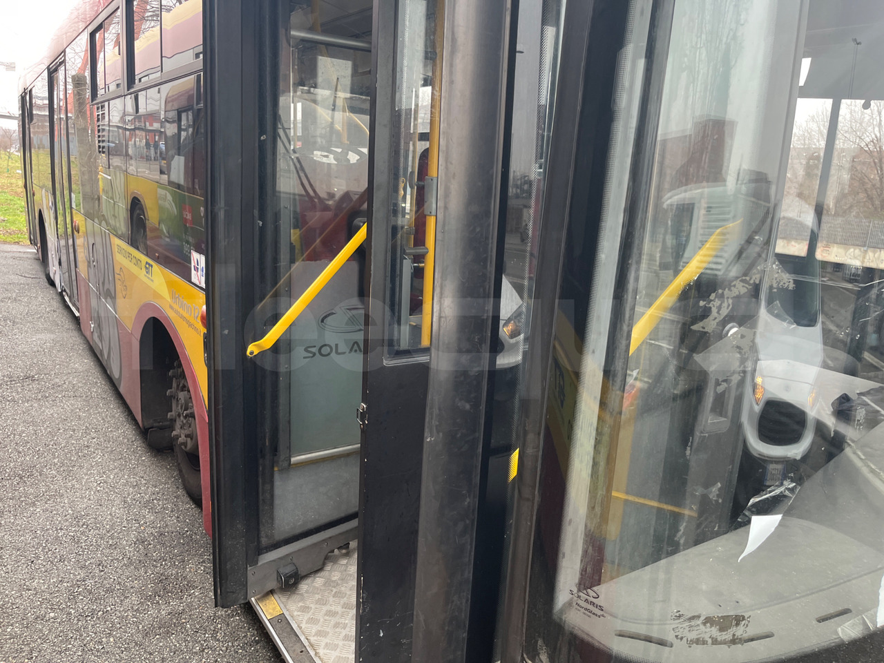 Solaris Urbino - Autobus qyteti: foto 1 Solaris Urbino - Autobus qyteti: foto 1