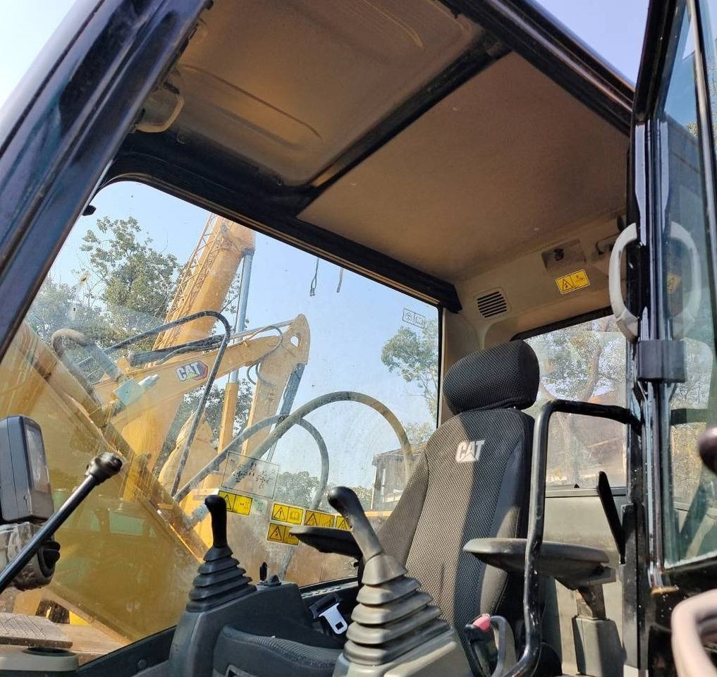 CAT 313D2GC - Ekskavator me zinxhirë: foto 4 CAT 313D2GC - Ekskavator me zinxhirë: foto 4