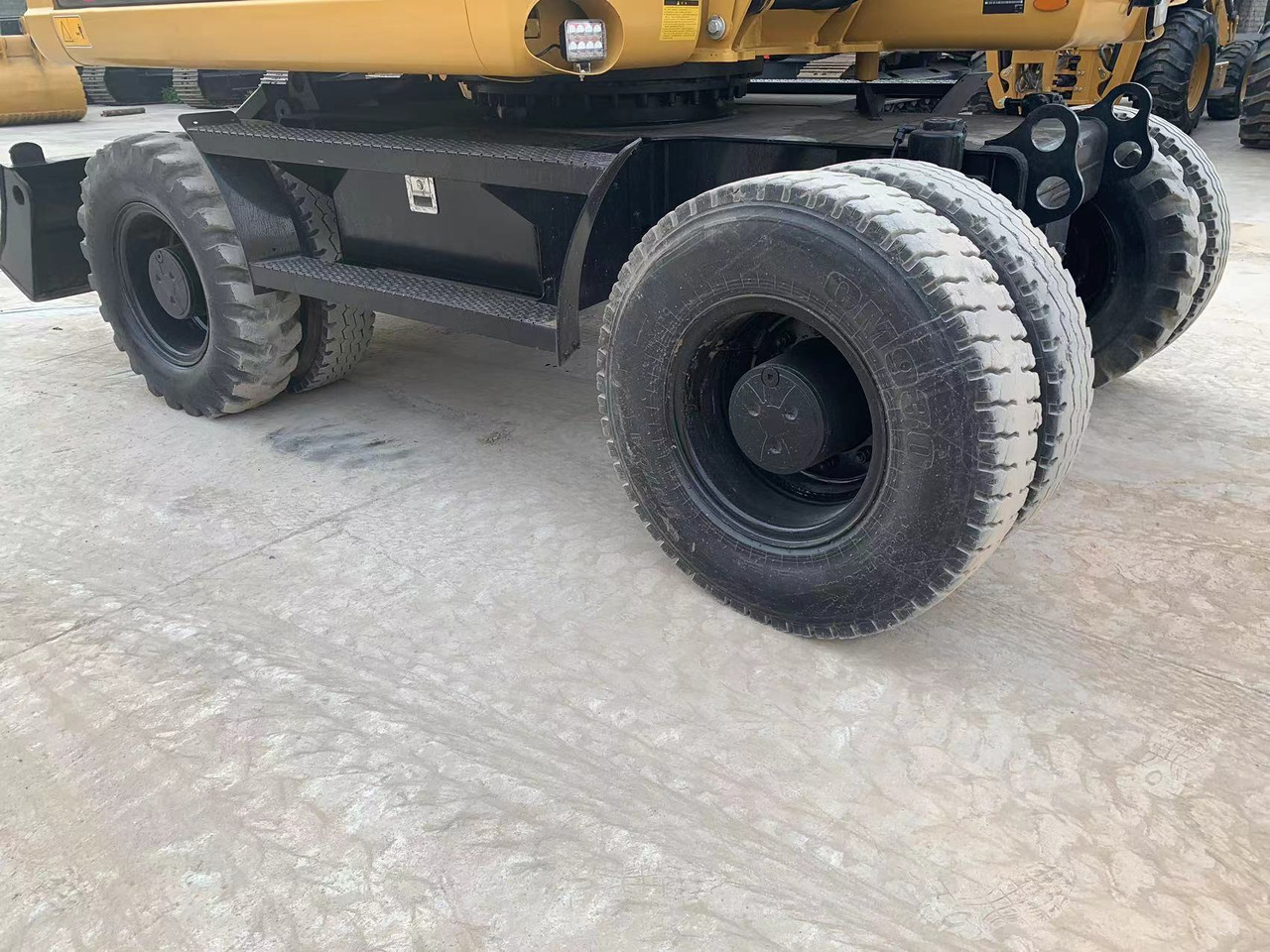 CATERPILLAR 315D - Ekskavator me goma: foto 5 CATERPILLAR 315D - Ekskavator me goma: foto 5