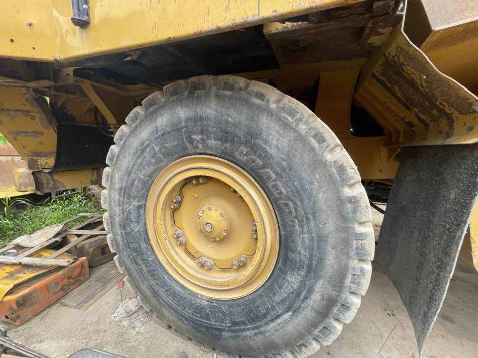 Caterpillar Cat 773f - Shkarkues i palëvizshëm: foto 4 Caterpillar Cat 773f - Shkarkues i palëvizshëm: foto 4