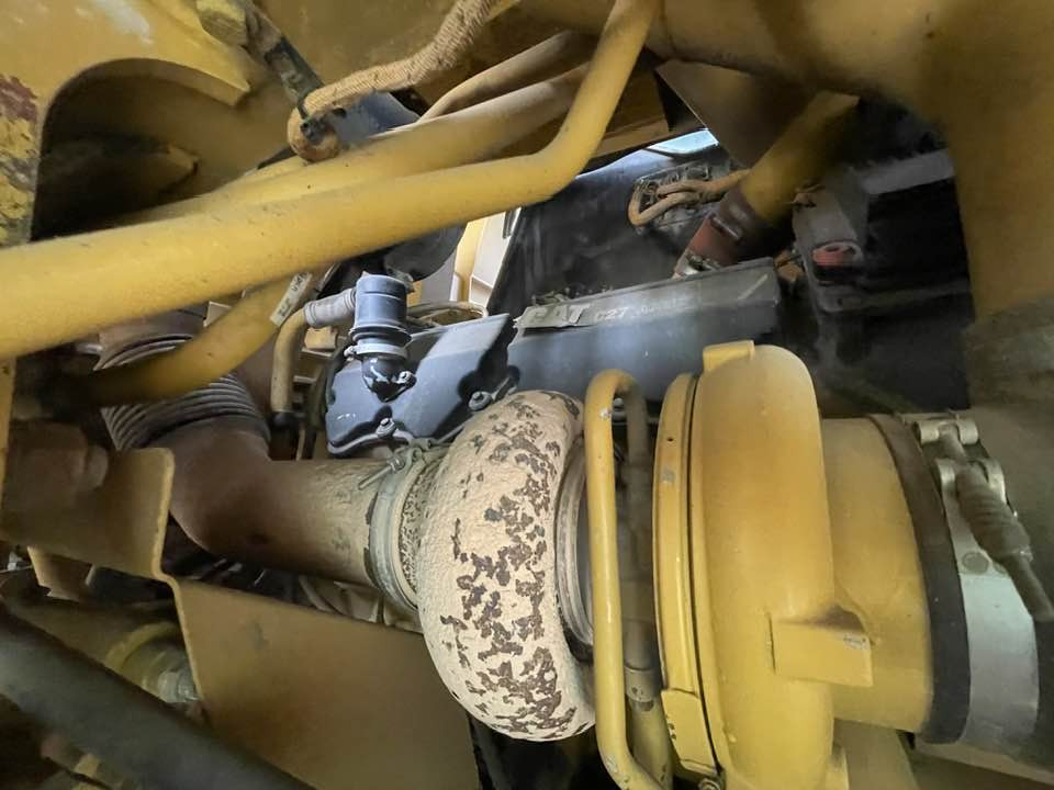 Caterpillar Cat 773f - Shkarkues i palëvizshëm: foto 3 Caterpillar Cat 773f - Shkarkues i palëvizshëm: foto 3