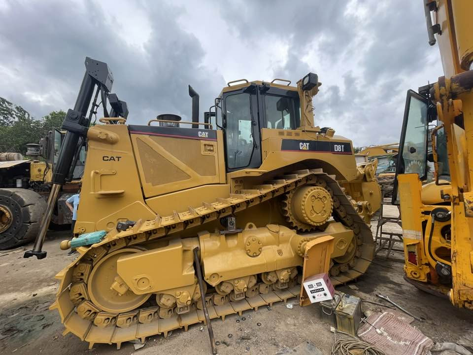 Caterpillar D8T - Buldozer: foto 1 Caterpillar D8T - Buldozer: foto 1