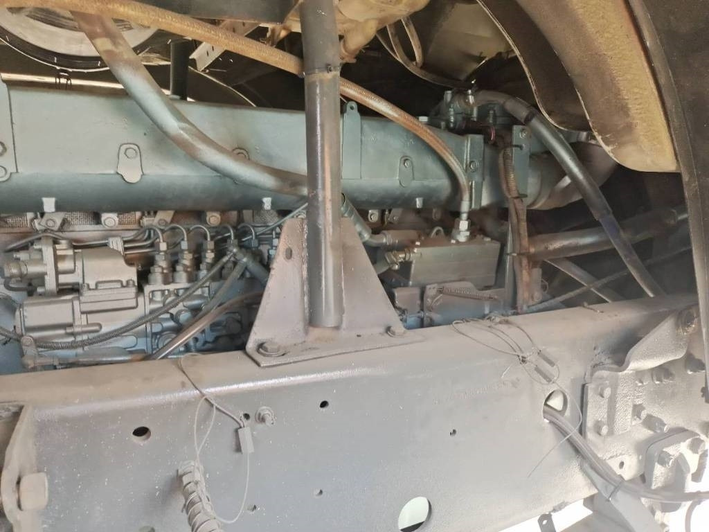 Kamion vetëshkarkues Howo 6X4: foto 7