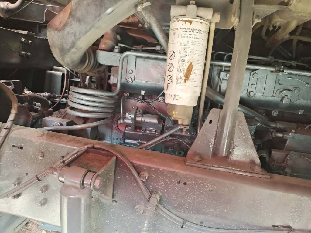 Kamion vetëshkarkues Howo 6X4: foto 6