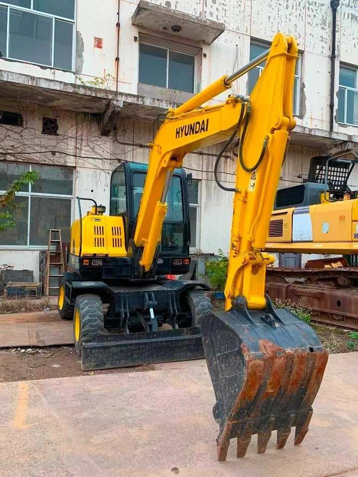 Hyundai Robex 60 W-7 - Ekskavator me goma: foto 2 Hyundai Robex 60 W-7 - Ekskavator me goma: foto 2