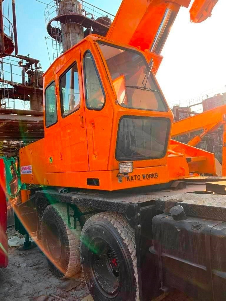 Kato NK 250 E - Vinç për të gjitha terrenet: foto 1 Kato NK 250 E - Vinç për të gjitha terrenet: foto 1