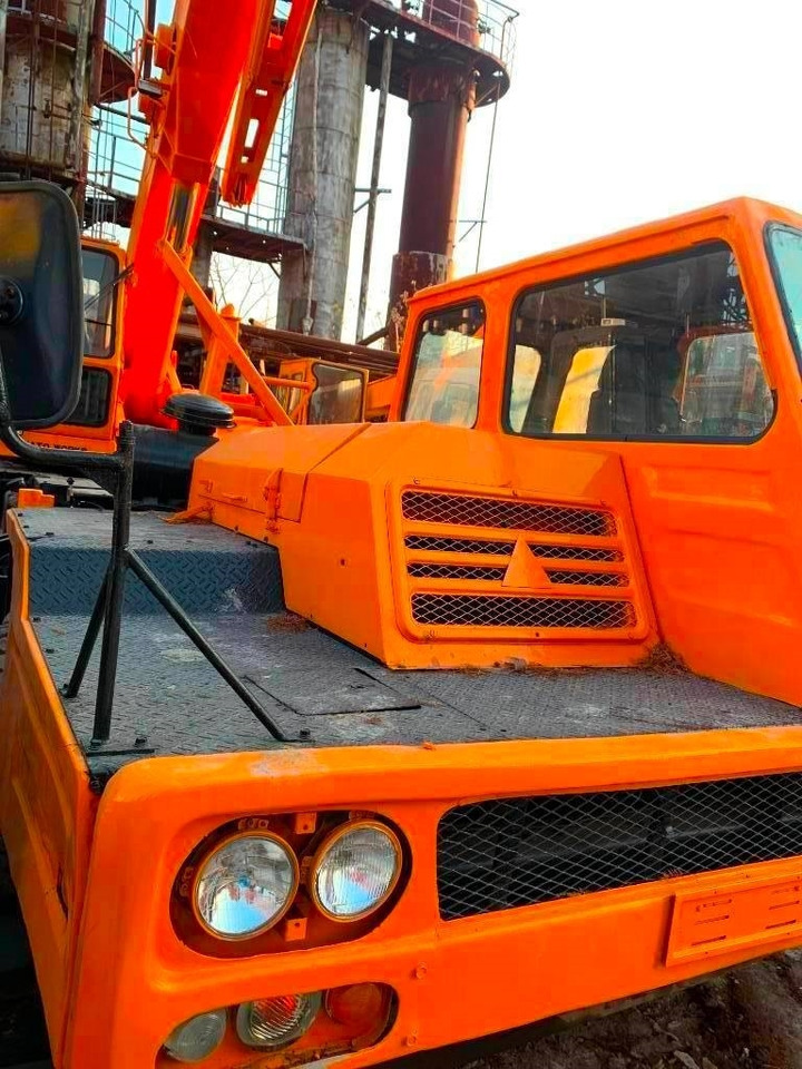 Kato NK 250 E - Vinç për të gjitha terrenet: foto 4 Kato NK 250 E - Vinç për të gjitha terrenet: foto 4