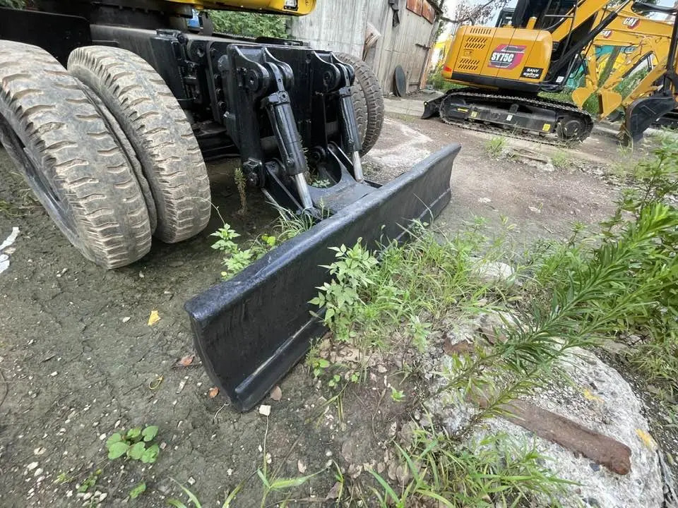 Komatsu PW160-11 - Ekskavator me goma: foto 3 Komatsu PW160-11 - Ekskavator me goma: foto 3