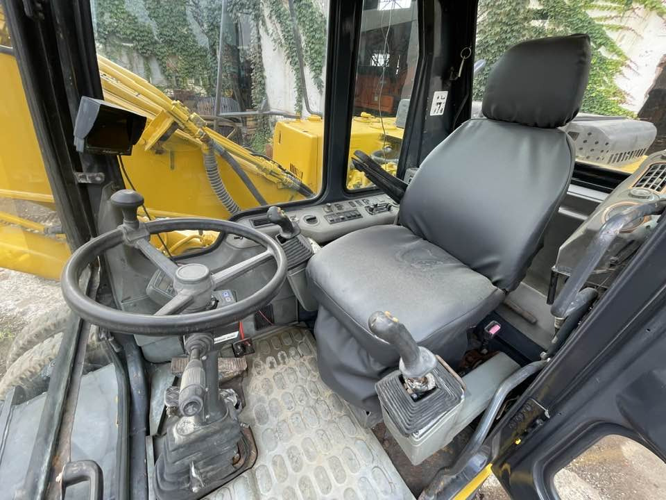 Komatsu PW160-8 - Ekskavator me goma: foto 5 Komatsu PW160-8 - Ekskavator me goma: foto 5