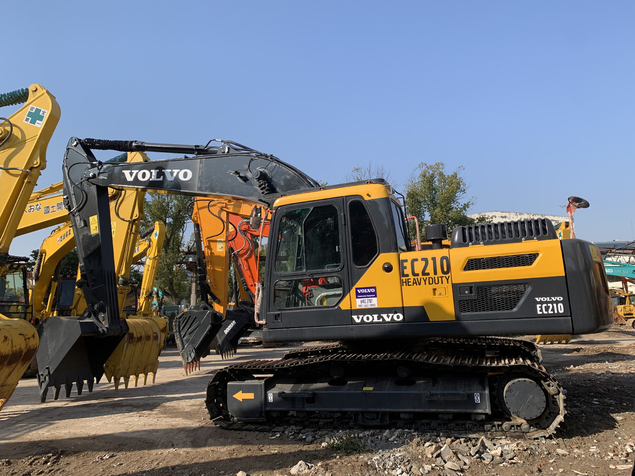 Volvo EC210D - Ekskavator me goma: foto 1 Volvo EC210D - Ekskavator me goma: foto 1
