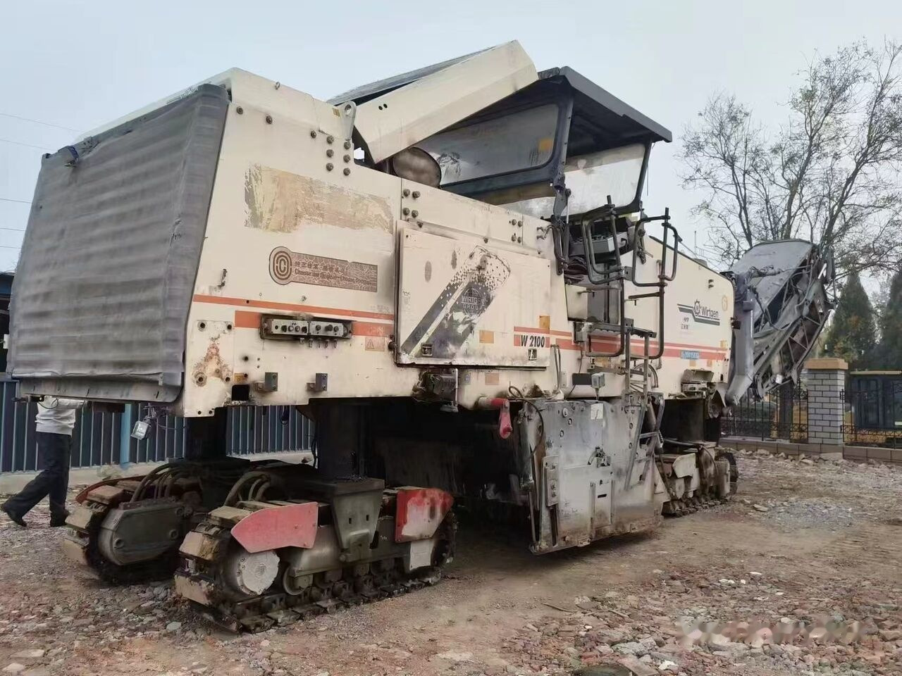 Wirtgen W2100 - Frezë asfalti: foto 1 Wirtgen W2100 - Frezë asfalti: foto 1
