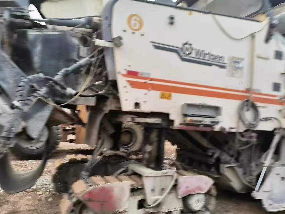 Wirtgen W2100 - Frezë asfalti: foto 5 Wirtgen W2100 - Frezë asfalti: foto 5