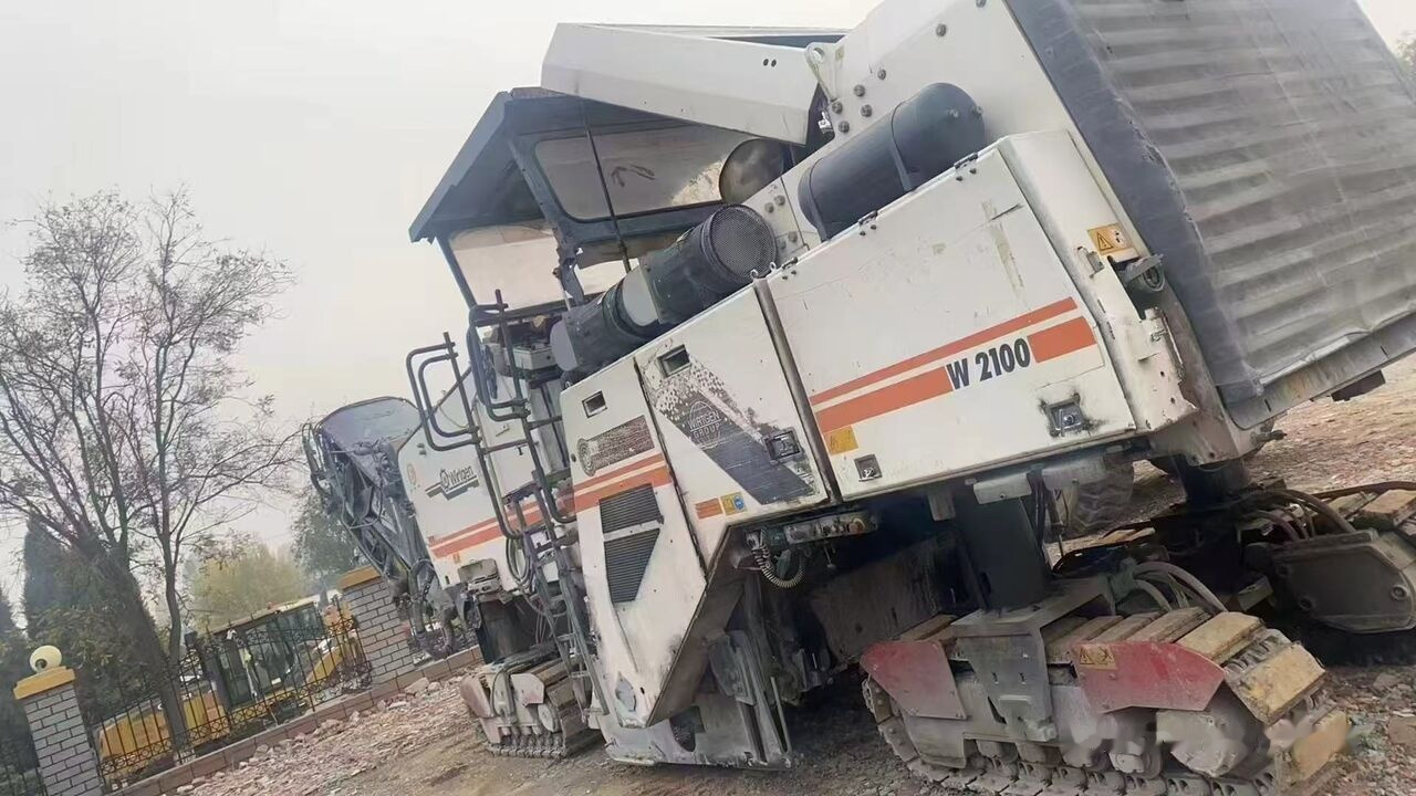 Wirtgen W2100 - Frezë asfalti: foto 4 Wirtgen W2100 - Frezë asfalti: foto 4