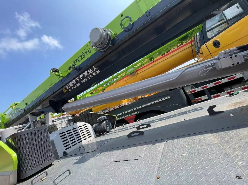 Zoomlion ZTC251V - Autovinç: foto 5 Zoomlion ZTC251V - Autovinç: foto 5