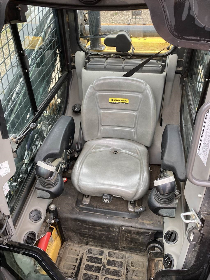 New Holland C 238 LOADER - Mini fadrom me zinxhir: foto 5 New Holland C 238 LOADER - Mini fadrom me zinxhir: foto 5