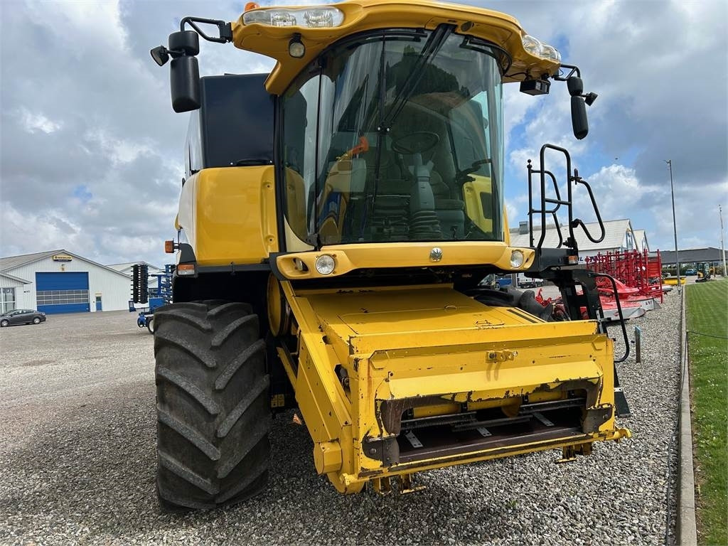 New Holland CX860 SLH - Autokombajnë: foto 2 New Holland CX860 SLH - Autokombajnë: foto 2