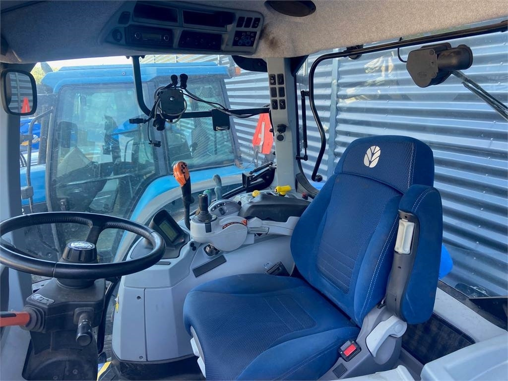 New Holland T7.190 RC - Traktor: foto 2 New Holland T7.190 RC - Traktor: foto 2