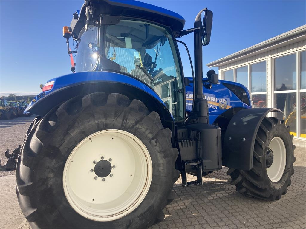 New Holland T7.225 AC MY 18 - Traktor: foto 2 New Holland T7.225 AC MY 18 - Traktor: foto 2