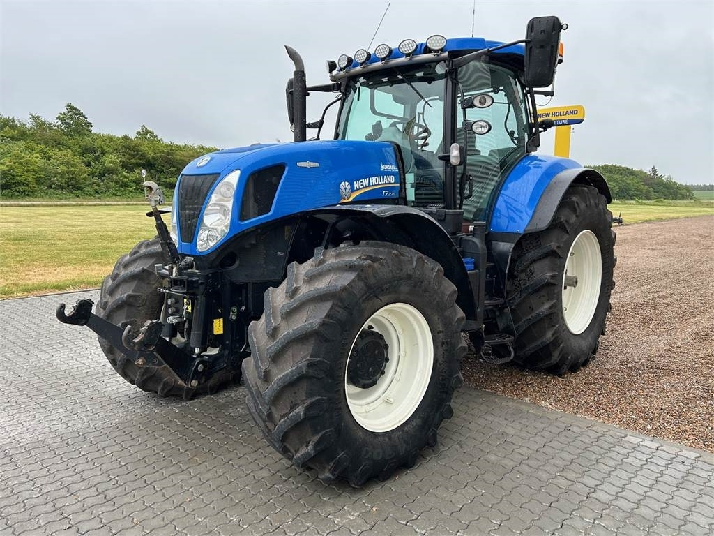 New Holland T7.270AC KEY - Traktor: foto 5 New Holland T7.270AC KEY - Traktor: foto 5