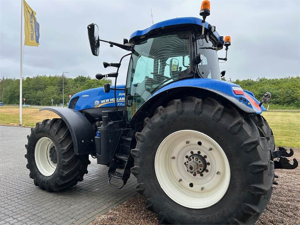New Holland T7.270AC KEY - Traktor: foto 4 New Holland T7.270AC KEY - Traktor: foto 4
