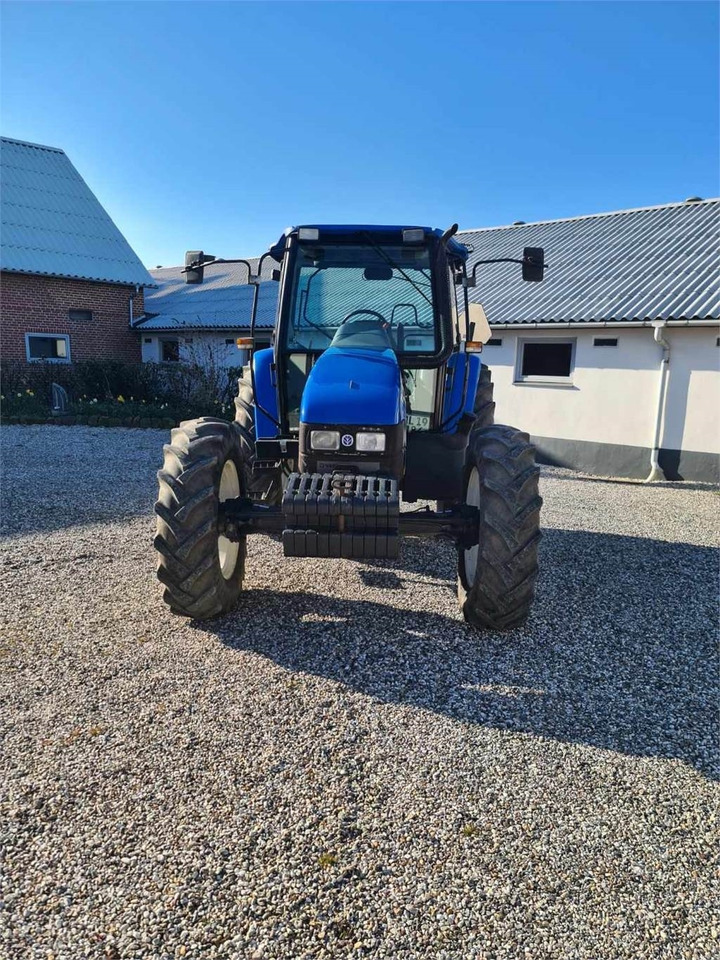 New Holland TL100-4WD - Traktor: foto 5 New Holland TL100-4WD - Traktor: foto 5