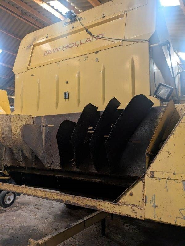 New Holland TX36 SLH - Autokombajnë: foto 5 New Holland TX36 SLH - Autokombajnë: foto 5