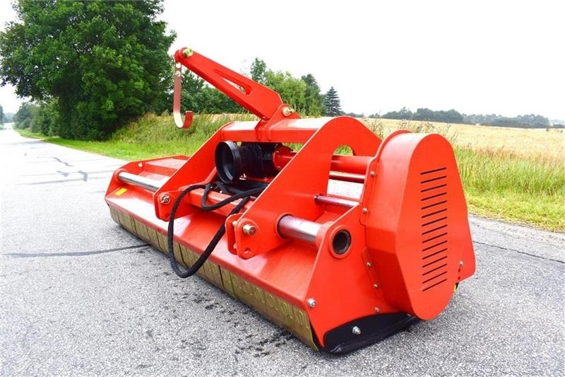 - - - Boxer AG 300 front og bagmonteret - Trince: foto 1 - - - Boxer AG 300 front og bagmonteret - Trince: foto 1