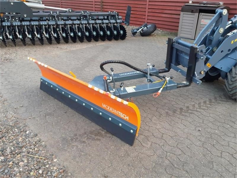 Eurotrac Skrabeblad - Borëpastruese: foto 1 Eurotrac Skrabeblad - Borëpastruese: foto 1