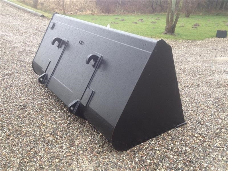 JCB J-Maskiner kornskovl - Kovë fadrome për Ekskavator teleskopik: foto 3 JCB J-Maskiner kornskovl - Kovë fadrome për Ekskavator teleskopik: foto 3