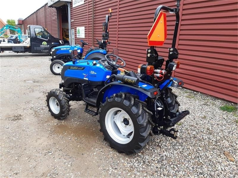 Solis 26 servostyring og brede traktor dæk - Traktor komunal: foto 2 Solis 26 servostyring og brede traktor dæk - Traktor komunal: foto 2