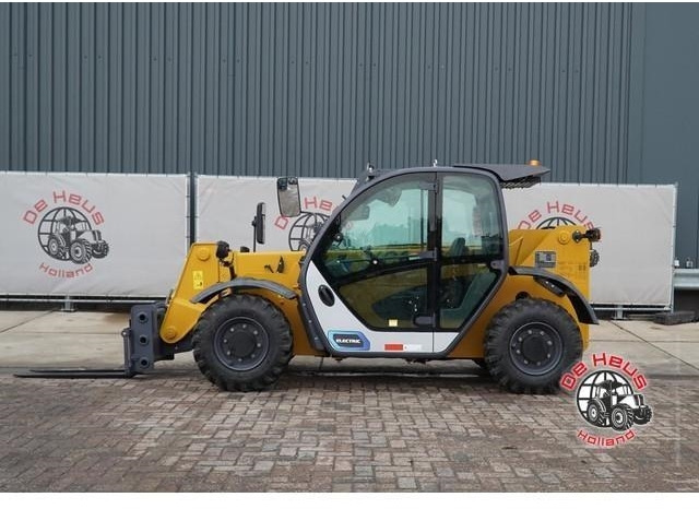 - - - XCMG XC6-2506E - Ekskavator teleskopik: foto 2 - - - XCMG XC6-2506E - Ekskavator teleskopik: foto 2