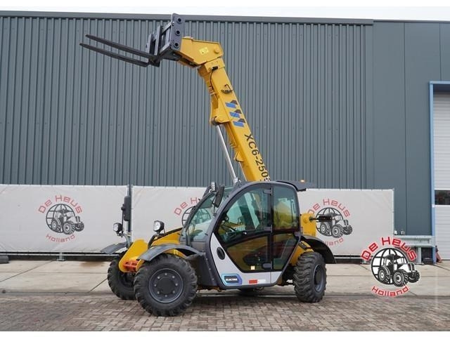 - - - XCMG XC6-2506E - Ekskavator teleskopik: foto 1 - - - XCMG XC6-2506E - Ekskavator teleskopik: foto 1
